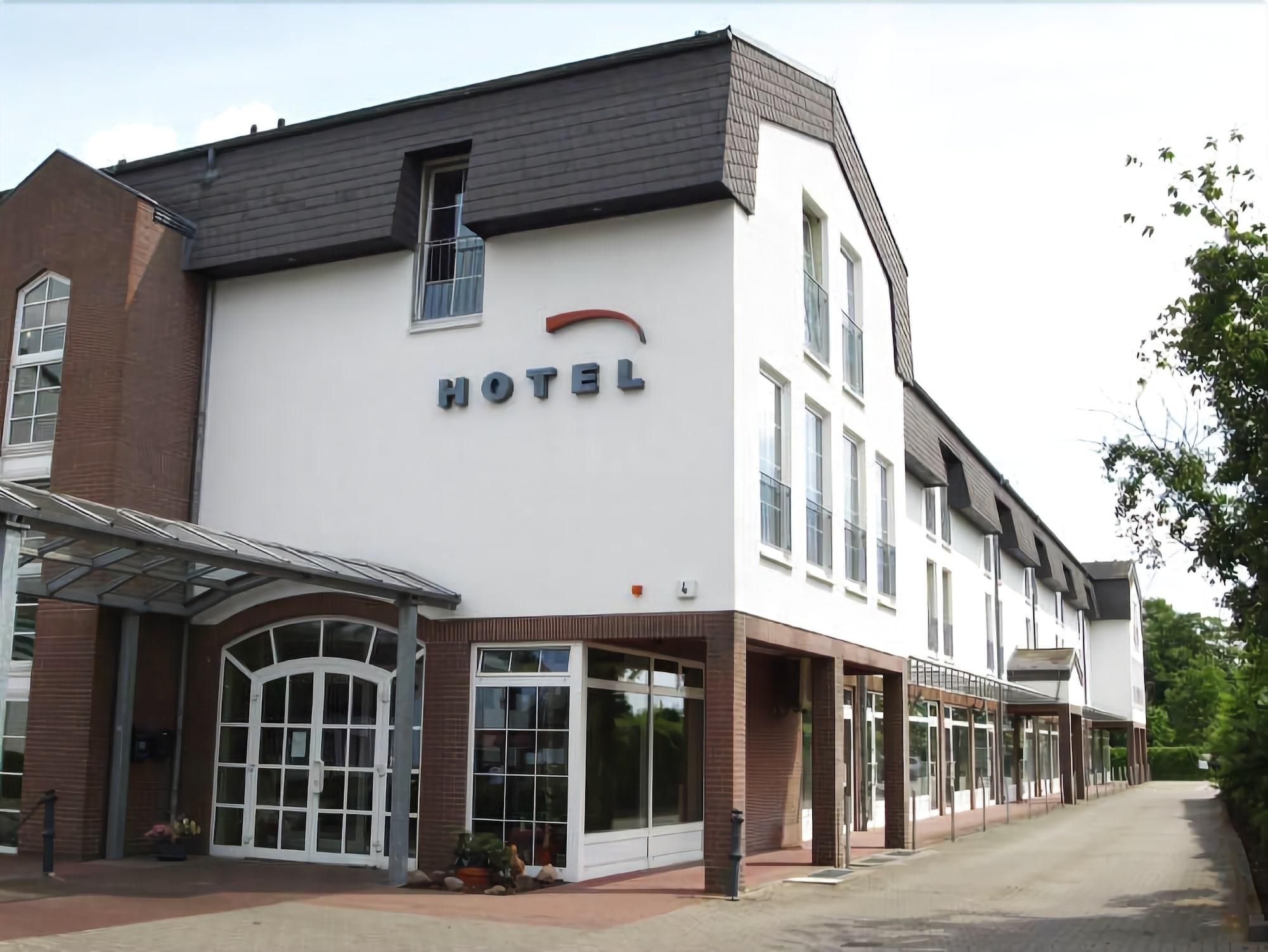 Hotel Lindenberger Hof Ahrensfelde Exterior photo